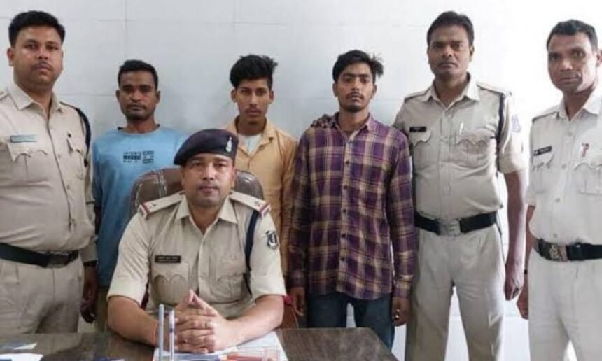 झारखंड समाचार: पुलिस को मिली बड़ी सफलता! 93 किलो गांजा के साथ बिहार के 3 तस्कर हुवे गिरफ्तार