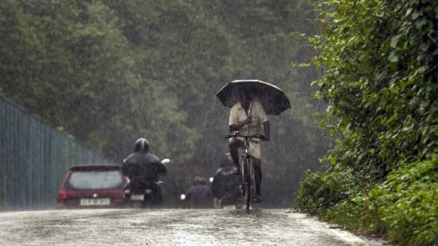 Jharkhand Weather Update: झारखंड के बहुत से इलाकों में बारिश की संभावना, रांची में गहरे बादल छाए